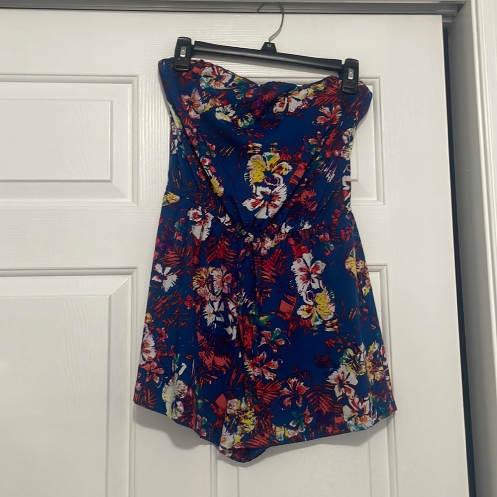 Juniors strapless floral romper